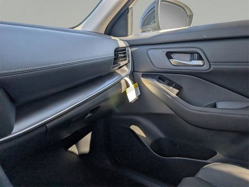 New 2026 Nissan Rogue SV image 30