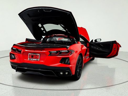 Used 2025 Chevrolet Corvette Stingray Premium Cpe w/ Stealth Interior Trim Package RWD image 12