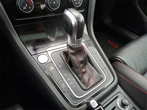 Used 2016 Volkswagen GTI SE image 15