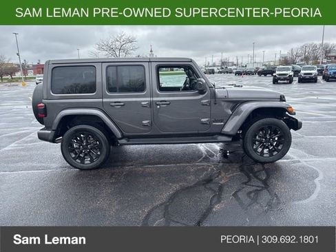 Used 2021 Jeep Wrangler Unlimited Sahara image 3