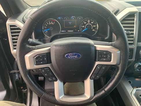 Used 2016 Ford F150 Platinum w/ Equipment Group 701A Luxury image 22