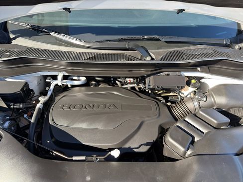 Used 2022 Honda Pilot Sport image 17