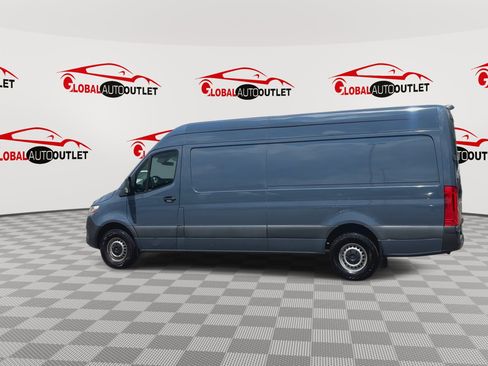 Used 2021 Mercedes-Benz Sprinter 2500 image 6