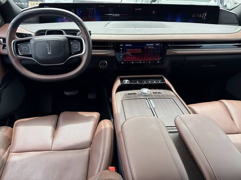 Used 2025 Lincoln Navigator L Reserve AWD/4WD image 24
