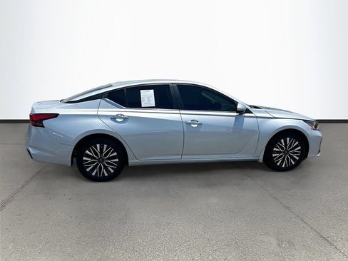 Certified 2024 Nissan Altima 2.5 SV w/ SV Premium Package FWD image 29