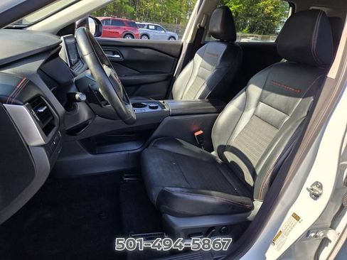 Used 2025 Nissan Rogue SV AWD/4WD image 9