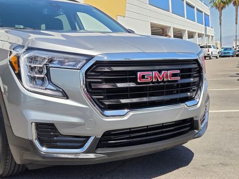 Certified 2023 GMC Terrain SLE w/ Driver Convenience Package FWD image 2