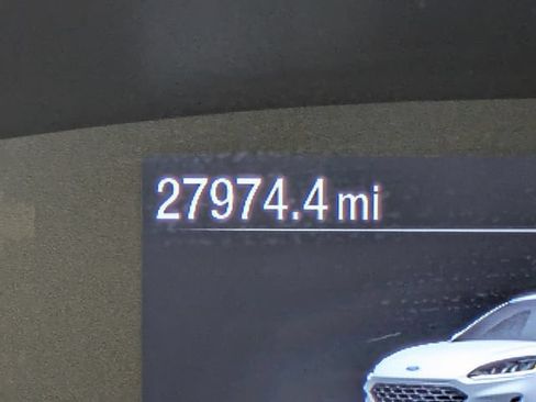 Used 2022 Ford Escape SE FWD image 25