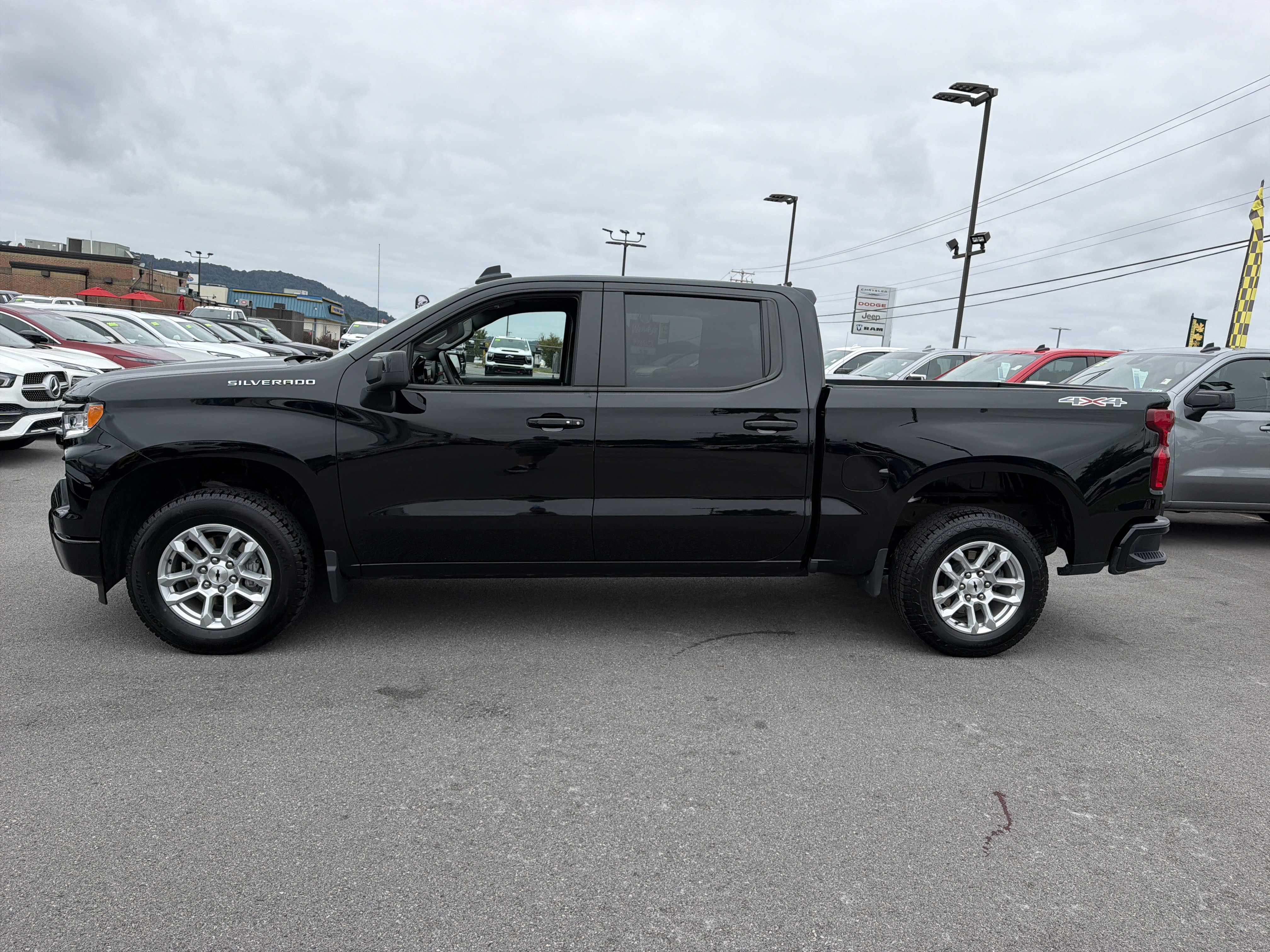 Certified 2026 Chevrolet Silverado 1500 RST AWD/4WD image 12