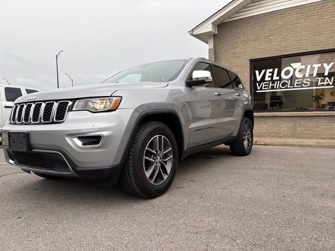 Used 2018 Jeep Grand Cherokee Limited AWD/4WD image 1