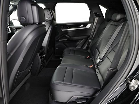 New 2026 Porsche Cayenne AWD/4WD image 27