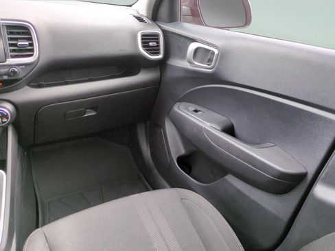 Certified 2023 Hyundai Venue SEL FWD image 16