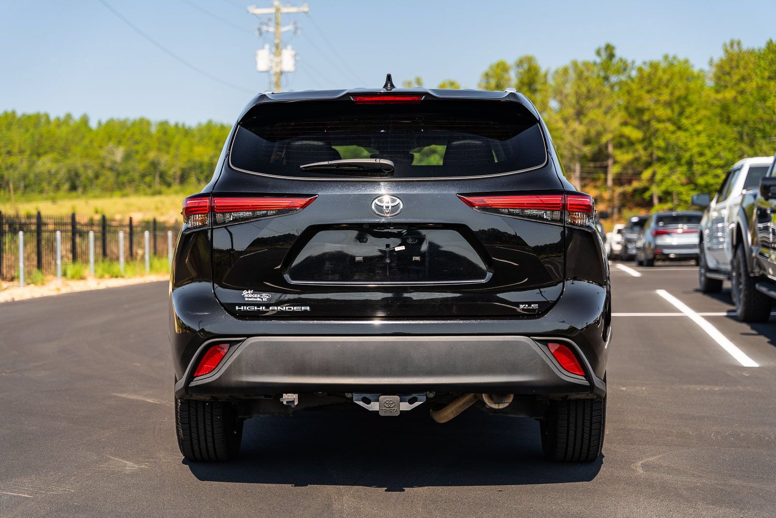 Used 2022 Toyota Highlander XLE FWD image 6