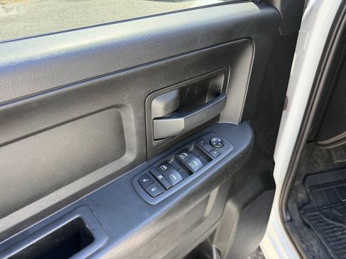 Used 2019 RAM 1500 Tradesman w/ Chrome Appearance Group AWD/4WD image 11
