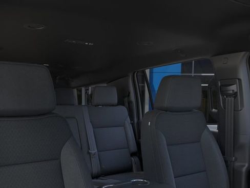 New 2025 Chevrolet Suburban LS image 24