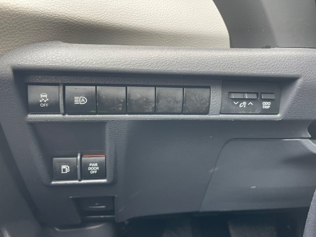 Used 2024 Toyota Sienna LE AWD/4WD image 26