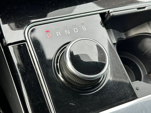 Used 2018 Land Rover Range Rover Velar R-Dynamic HSE image 24