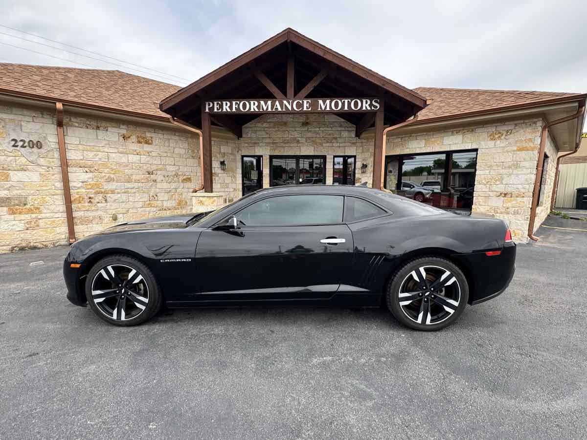 Used 2014 Chevrolet Camaro LS RWD image 2