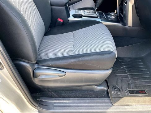 Used 2017 Toyota 4Runner SR5 AWD/4WD image 38