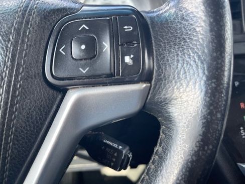 Used 2017 Toyota Sienna SE image 25