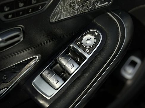 Used 2018 Mercedes-Benz S 560 Cabriolet image 17