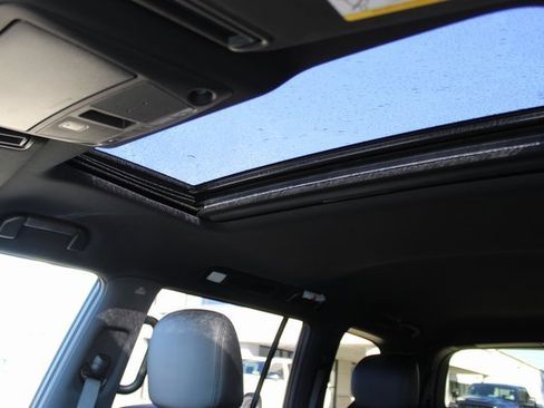 Used 2024 Nissan Armada SL w/ Midnight Edition Package image 26