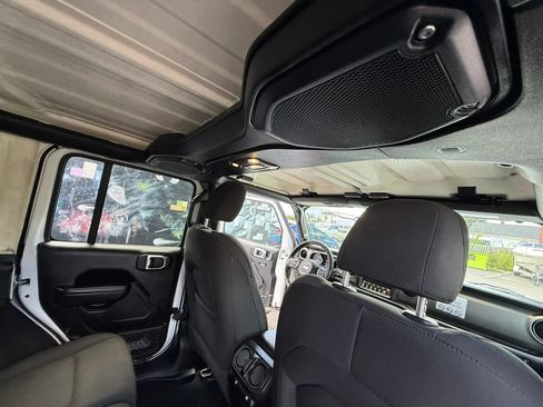 Used 2021 Jeep Wrangler Unlimited Sport AWD/4WD image 28