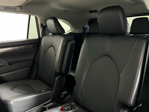 Certified 2026 Toyota Highlander Limited AWD/4WD image 25