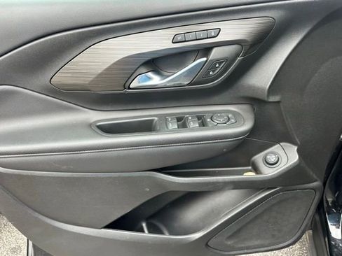 Used 2022 GMC Terrain SLT image 26