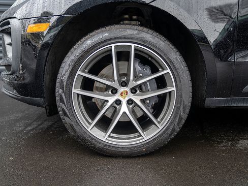Certified 2026 Porsche Macan AWD/4WD image 24