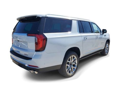 New 2026 GMC Yukon XL Denali w/ Sun & Power Step Package AWD/4WD image 5