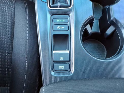 Used 2022 Honda Civic EX image 9