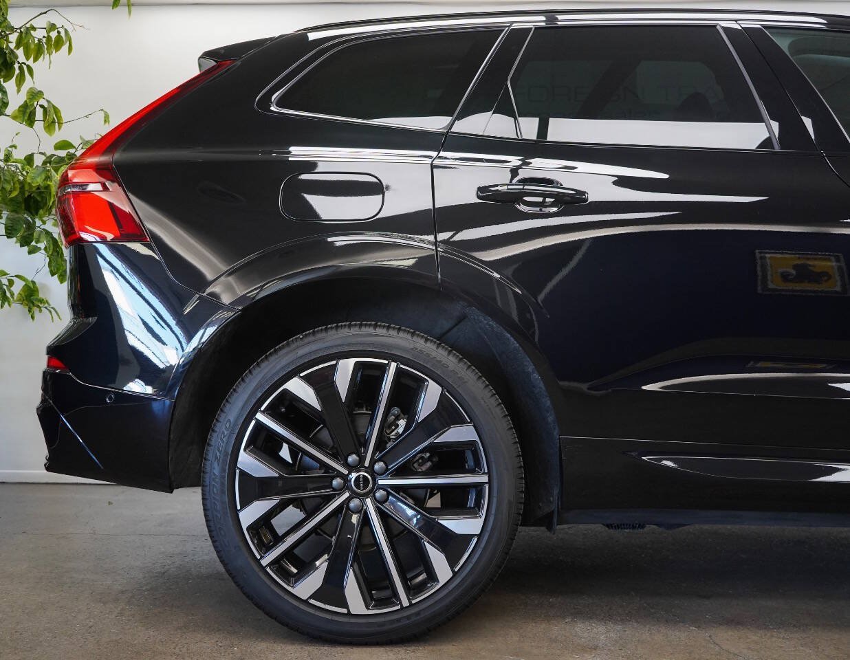 Used 2026 Volvo XC60 B5 Ultra AWD/4WD image 13