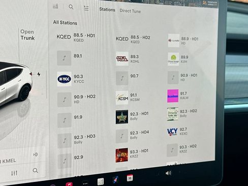 Used 2023 Tesla Model Y Performance image 24