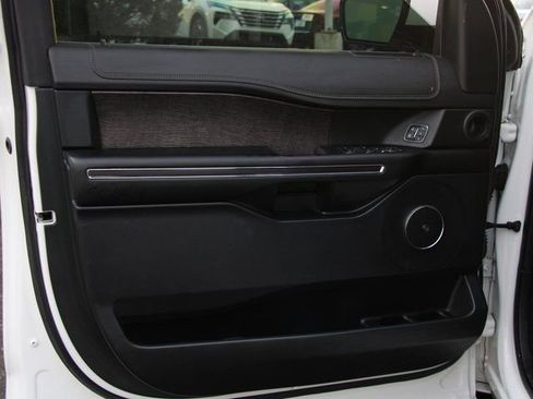 Used 2021 Ford Expedition Limited image 16