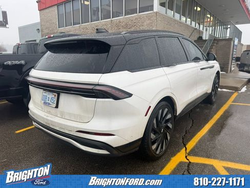 Used 2024 Lincoln Nautilus Reserve w/ Equipment Group 203A image 6