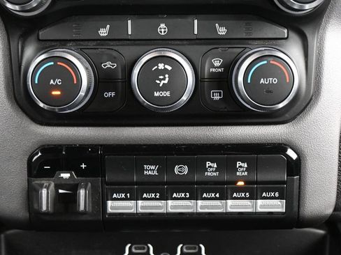 Used 2022 RAM 2500 Big Horn w/ Level C Equiment Group AWD/4WD image 20