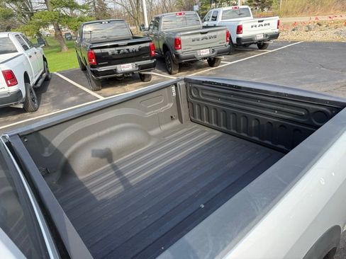 Used 2017 RAM 1500 Express AWD/4WD image 38
