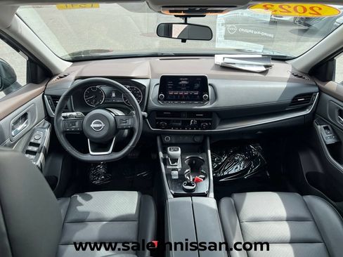 Certified 2023 Nissan Rogue SV w/ SV Premium B Package AWD/4WD image 18