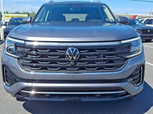 Used 2024 Volkswagen Atlas SEL Premium R-Line AWD/4WD image 2