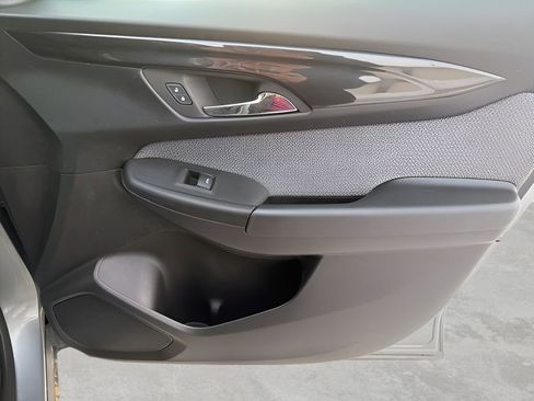 Used 2025 Chevrolet TrailBlazer LT w/ Convenience Package image 9