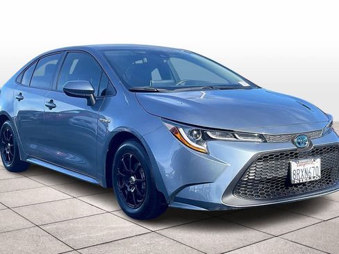 Used 2021 Toyota Corolla LE image 2