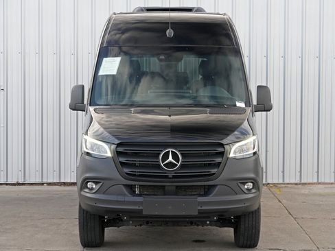 Used 2024 Mercedes-Benz Sprinter 2500 image 45