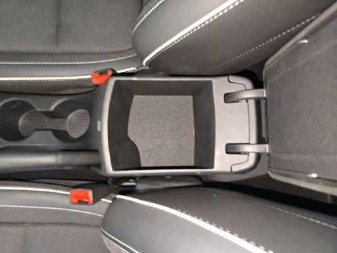 Certified 2024 Hyundai Venue Limited FWD image 26