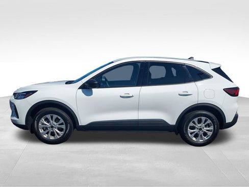 Used 2025 Ford Escape Active AWD/4WD image 2