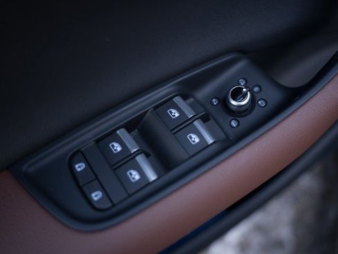 Used 2025 Audi Q7 2.0T Premium w/ Convenience Plus Package image 16