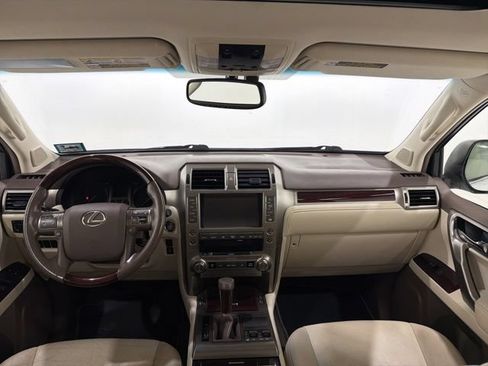 Used 2018 Lexus GX 460 Premium w/ Premium Package AWD/4WD image 29