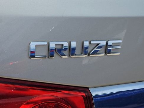 Used 2013 Chevrolet Cruze LTZ image 5