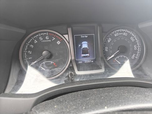 Used 2023 Toyota Tacoma TRD Off-Road w/ TRD Premium Off Road Package image 7