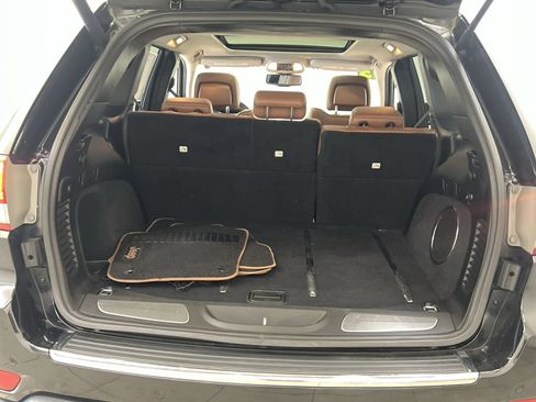 Used 2013 Jeep Grand Cherokee Overland Summit image 24
